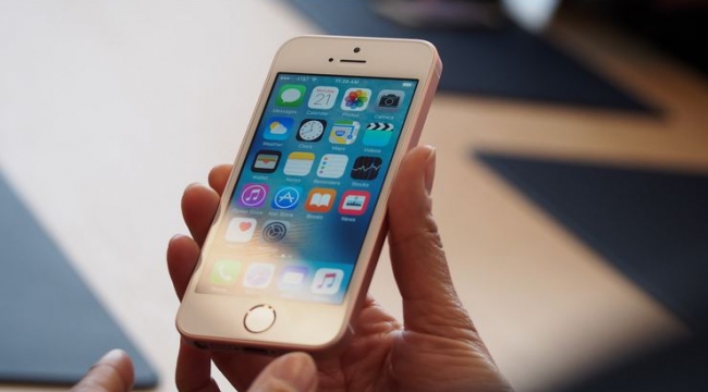 Apple'ın Şubat ayında yeni üreteceği küçük ve ucuz telefonu