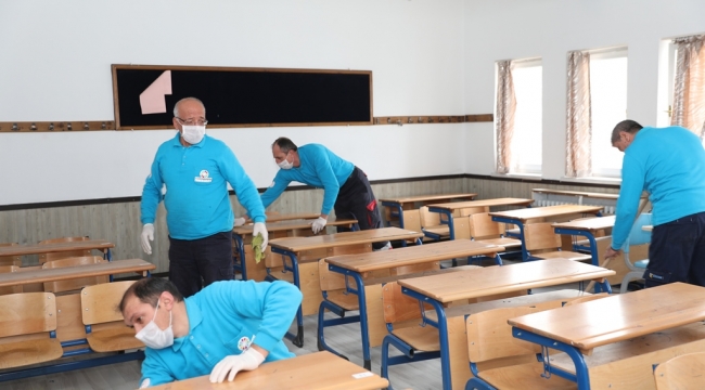 Kocasinan'da Tüm Okullar Temizlenip, Dezenfekte Edildi