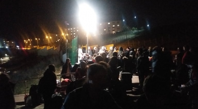 Ankara Gölbaşı'nda KYK öğrencileri gece yarısı sokağa atıldı!