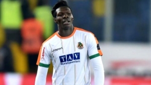 Beşiktaş'ın anlaştığı N'Sakala'nın Anderlecht paylaşımı kafaları karıştırdı