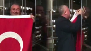 MHP'li Enginyurt'tan İstiklal Marşı'na ilginç yorum!