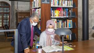 Başkan Büyükkılıç'tan Meryem Ana Şehir Kütüphanesi'ne Ziyaret