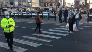 Yaya geçidi kontrolü: 41 sürücü ve 2 yayaya cezai işlem