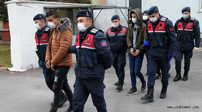 Bir DEAŞ operasyonu da Jandarma'dan: Suriye uyruklu 3 şahıs gözaltında