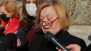 Kadın cinayetlerini anlatırken sesi titredi: Rakamlardan değil, insan hayatından bahsediyoruz