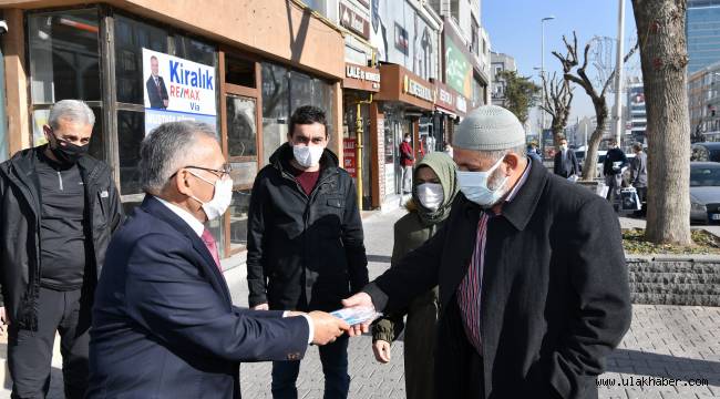 Kayseri Büyükşehir Belediyesi, 15 bin maske dağıttı