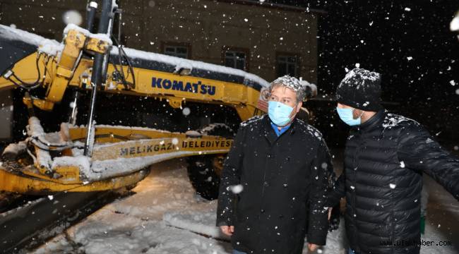 Başkan Palancıoğlu, karla mücadele için sahadaydı
