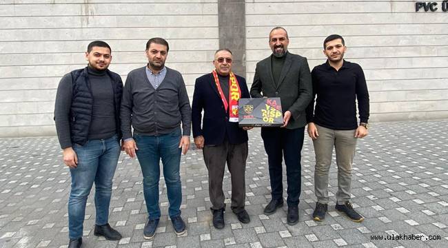 Eski Başkan Yaşar Öz'den Kayserispor'a destek
