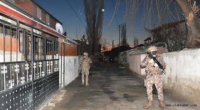 Kayseri'de 34 adrese operasyon, 18 kişiye gözaltı
