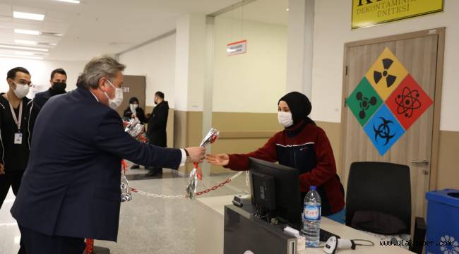 Başkan Palancıoğlu, sağlık çalışanlarını unutmadı