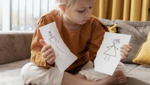 Boşanma sürecinde doğru yaklaşım, çocuğunuzun psikolojisi için önemli