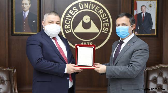 ERÜ Rektörü Çalış'tan Prof. Dr. Abdullah Demirtaş'a tebrik ziyareti