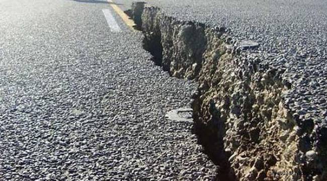 İran 5.9 büyüklüğündeki depremle sarsıldı