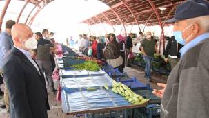 Başkan Çolakbayrakdar, pazar yerini denetledi