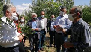 CHP Milletvekili Çetin Arık, Yeşilhisarlı çiftçileri ziyaret etti