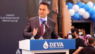 Babacan: Ülkemin cumhurbaşkanı nasıl olur da beş ay telefon kuyruğunda bekler?