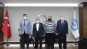 Hayırsever Keskinkılıç'a teşekkür ziyareti