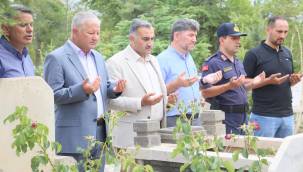 Develi protokolünden şehit mezarlarına ziyaret