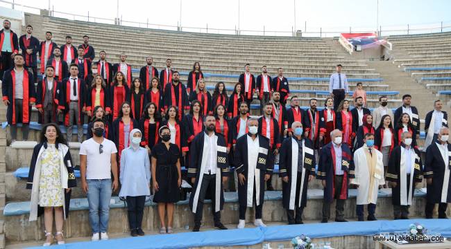 Erciyes Üniversitesi'nde mezuniyet heyecanı