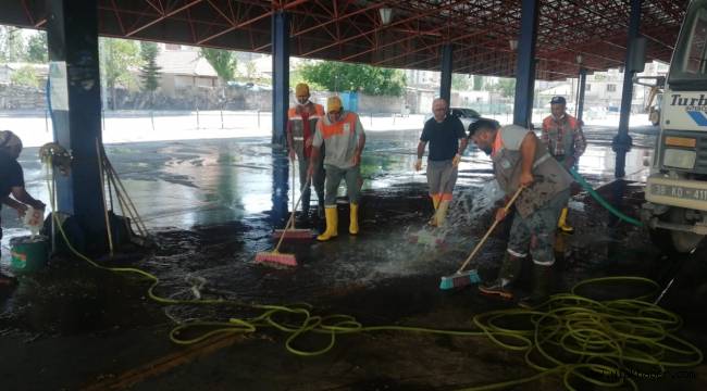 Melikgazi Belediyesi, kurban kesim yerlerini dezenfekte ediyor