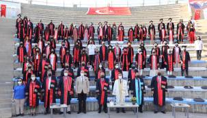 Erciyes Üniversitesi Eğitim Fakültesi'nde mezuniyet coşkusu yaşandı