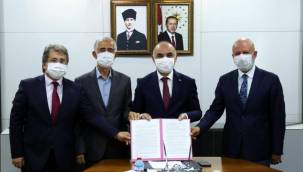 Erkilet'e yapılacak Aile Sağlığı Merkezi için hayırsever ile protokol imzalandı