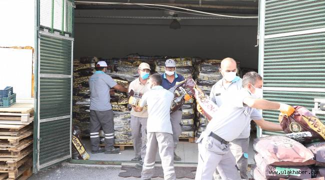 Kayseri Büyükşehir Belediyesi yangın bölgelerine yem ve mama gönderdi