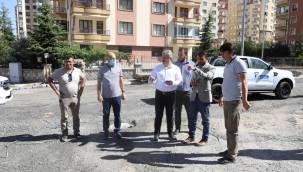 Melikgazi'de yol yenileme çalışmaları sürüyor