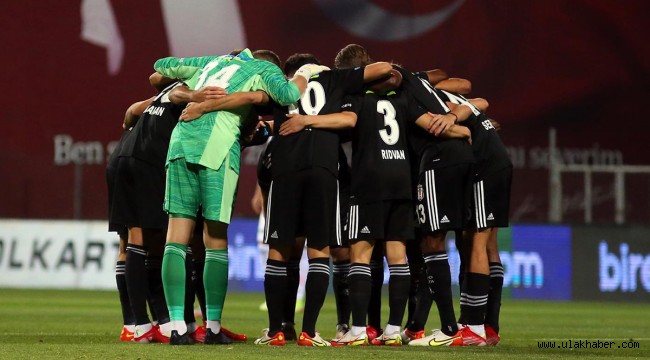 Ajax - Beşiktaş maçı saat kaçta, hangi kanalda? Muhtemel 11'ler