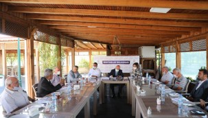 Kocasinan Belediye Başkanı Ahmet Çolakbayrakdar, muhtarlarla bir araya geldi