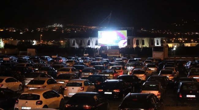 Melikgazi, Arabalı Sinema'da 'Tenet' filmini izletecek