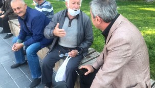 İyi Partili Kazım Yücel, Cumhuriyet Meydanı'nda vatandaşları dinledi