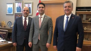 MHP İl Başkanı Adnan İncetoprak, parti genel merkezinde