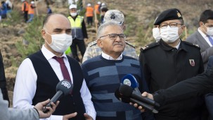 Vali Günaydın ve Başkan Büyükkılıç'tan "Cumhuriyet" fidanı