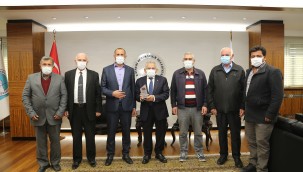 Başkan Büyükkılıç'a Güllüce Muhtarı ve heyetinden "teşekkür" plaketi