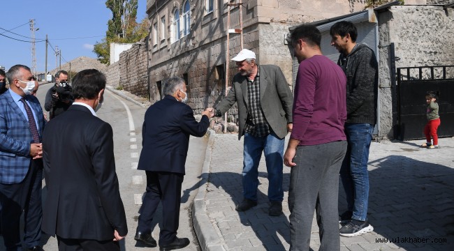 Başkan Büyükkılıç, mahalle mahalle vatandaşla kucaklaşıyor