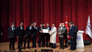 Başkan Büyükkılıç'tan kurumsal akreditasyon belgesi alan ERÜ'ye tebrik