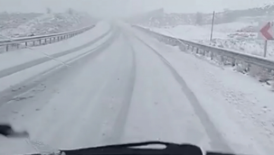 Yağmur yağışı, Kayseri'nin yüksek kesimlerinde kara dönüştü