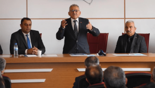 Başkan Büyükkılıç ilçe ilçe gezerek muhtarlarla toplantı yapıyor