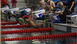 Kayserili yüzücüler 15 madalya ile döndü