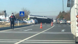 Minibüsün devrildiği kazada 7 kişi yaralandı