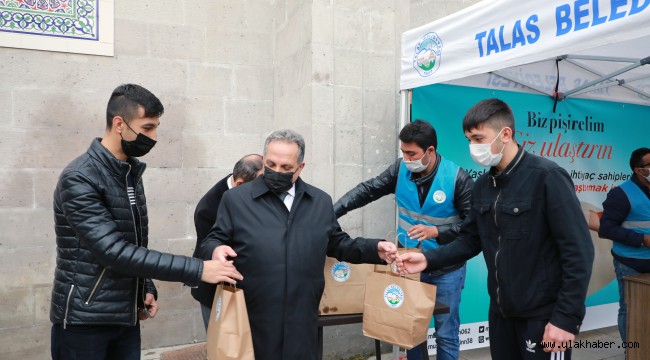 Talas Belediyesi'nin sosyal belediyecilik çalışmaları takdir topluyor