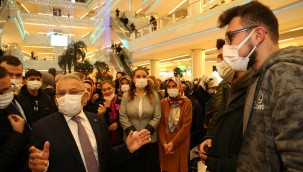 Başkan Büyükkılıç'a üniversite öğrencilerinden "çamaşırhane" teşekkürü