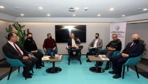 Başkan Yalçın'ın 'Gençlerle Kitap Sohbetleri' sürüyor