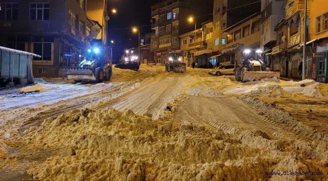 Bünyan'da fırtına nedeniyle yol ulaşıma kapatıldı
