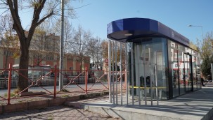 Büyükşehir'den son teknolojik "özel" duraklar