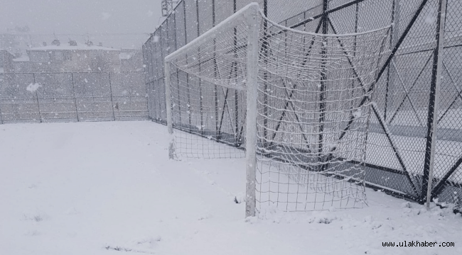 Kayseri'de amatör futbol maçları kar yağışı nedeniyle ertelendi