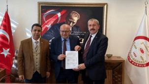 Kayseri Demirciler Odası'nın Yeni Başkanı Zafer Sayın mazbatasını aldı