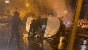 Kontrolden çıkan aracın takla attığı kazada 2 kişi yaralandı