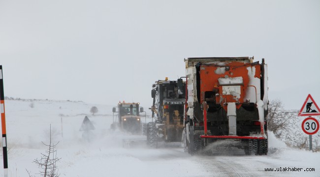 Talas Belediyesi'nin kış çalışmaları aralıksız sürüyor